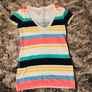 American Eagle V neck T-shirt